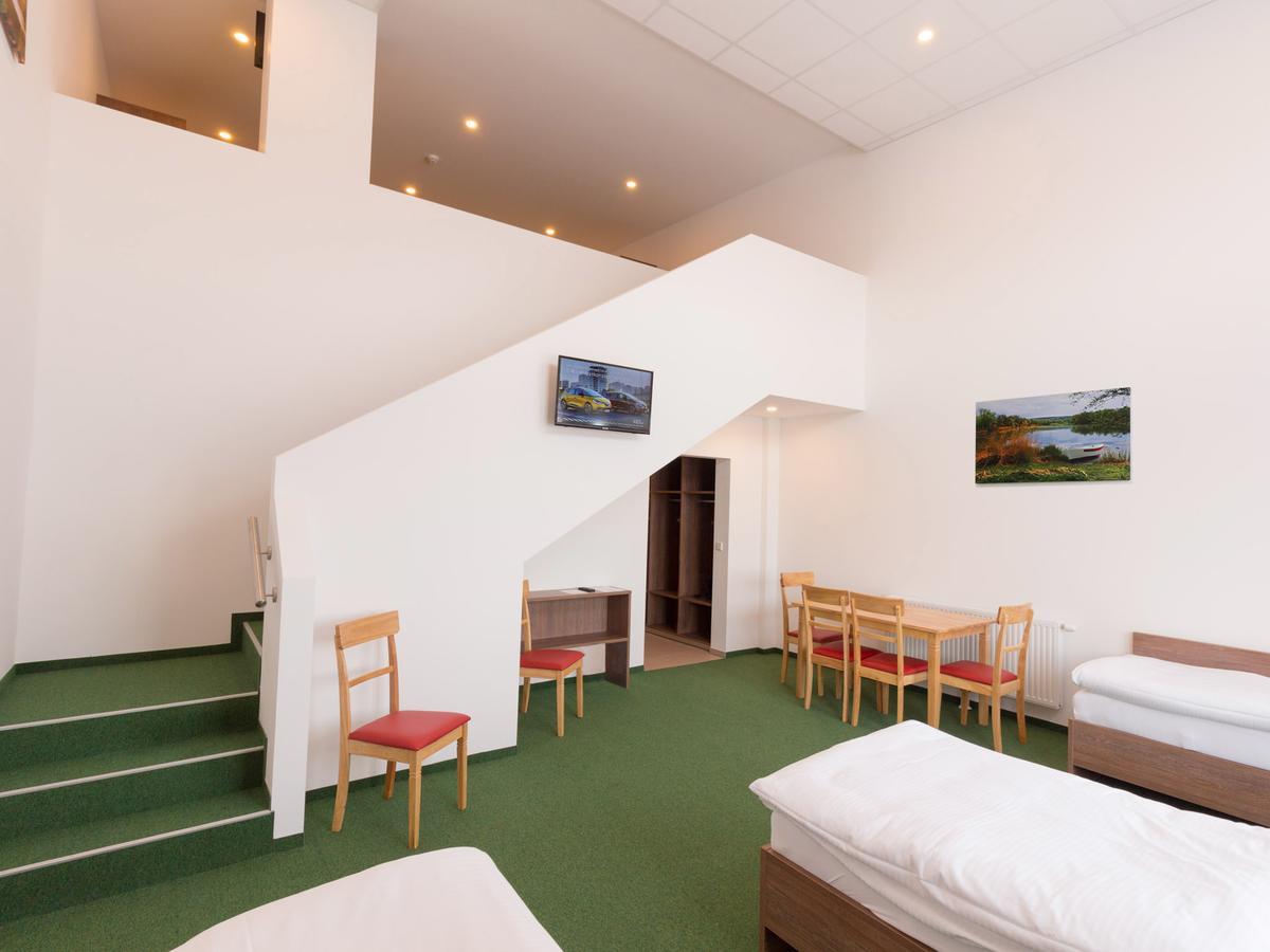 Winbudget "Bed&Breakfast" Wiener Neustadt Exterior photo